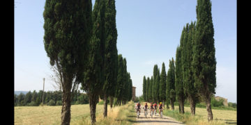 Cicloturismo: De bicicleta sob o sol da Toscana