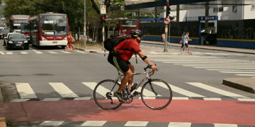 SP: Entenda o projeto que vai pagar quem trocar transporte público pela bike