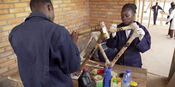 Bikes de bambu transformam o futuro de jovens em Gana