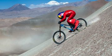 Austríaco atinge 167 km/h e bate recorde mundial em bicicleta de MTB