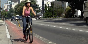 Com ciclovia, número de ciclistas na Rua da Consolação cresceu 227%
