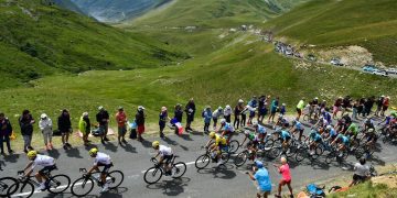 Tour de France: Muita ação na subida dos Alpes