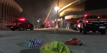 Velódromo Olímpico sofre incêndio e ministro culpa balão