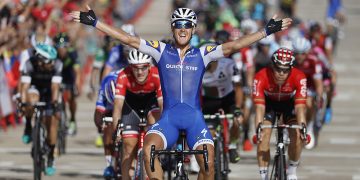 Matteo Trentin vence etapa da Vuelta e entra para grupo seleto de ciclistas