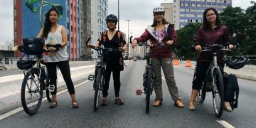 Mulheres viajam sozinhas de bicicleta? Sim, elas são muitas!